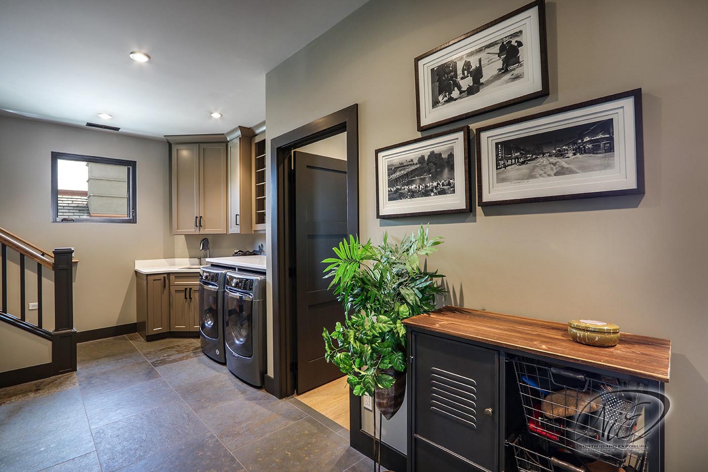 NIE - Architectural - Custom Laundry Room